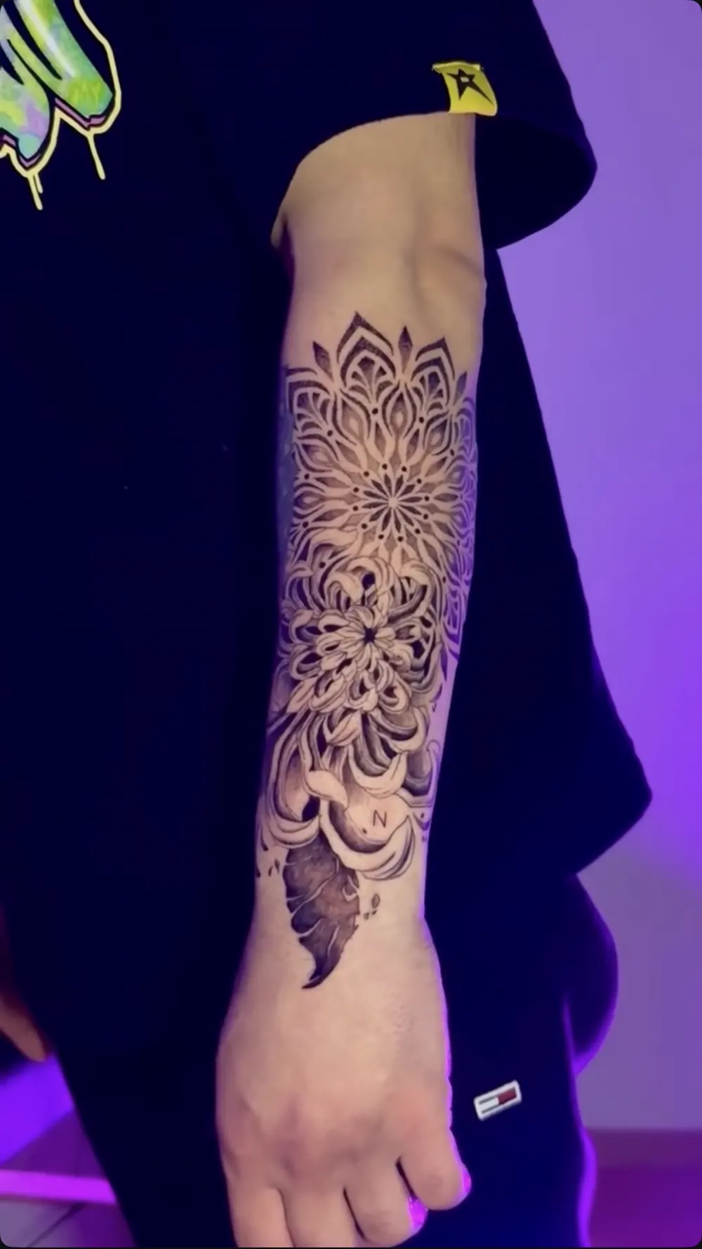 Mandala-Tattoo am Unterarm